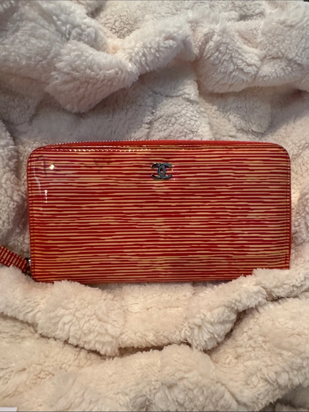 CHANEL Red and Beige Patent Zip-Around Wallet